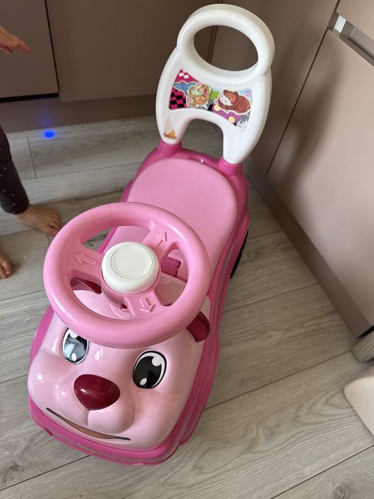 Детские машинка и толкалка