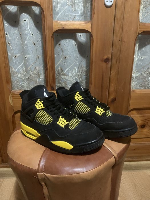 Nike Air Jordan 4 Retro Yellow Thunder
