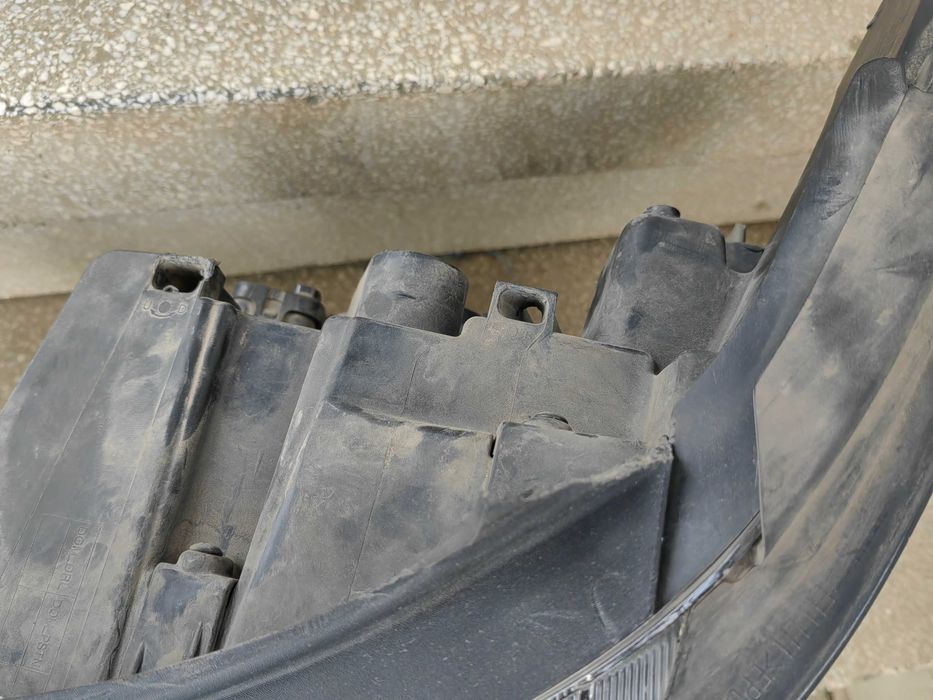 Фар Hyundai H350 ляв / Фар Хюндай Х350 Оригинален