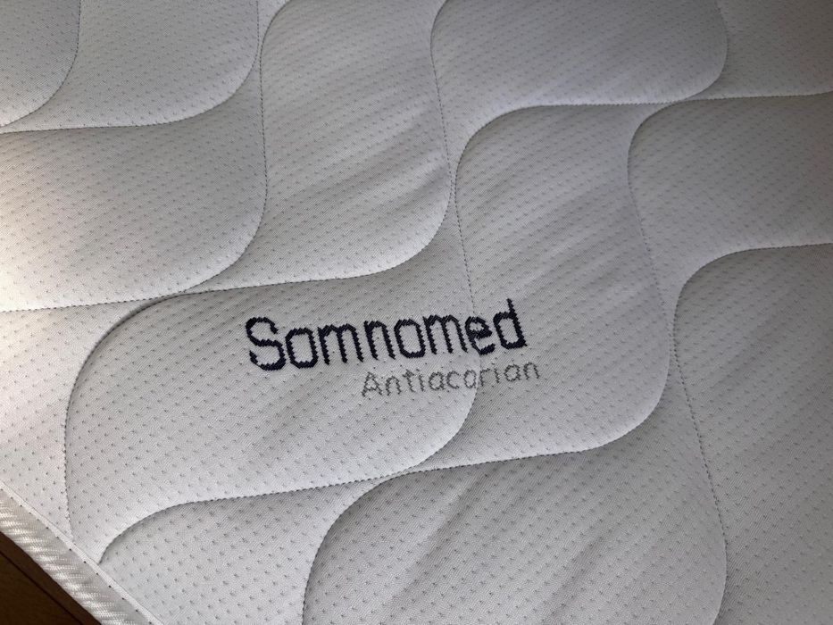 Saltea cu arcuri Pocket Somnomed Comfort Fit HoReCa 120×200, înălțime 30 cm, spumă cu memorie, husa tratament antiacarieni, fermitate mediu-tare