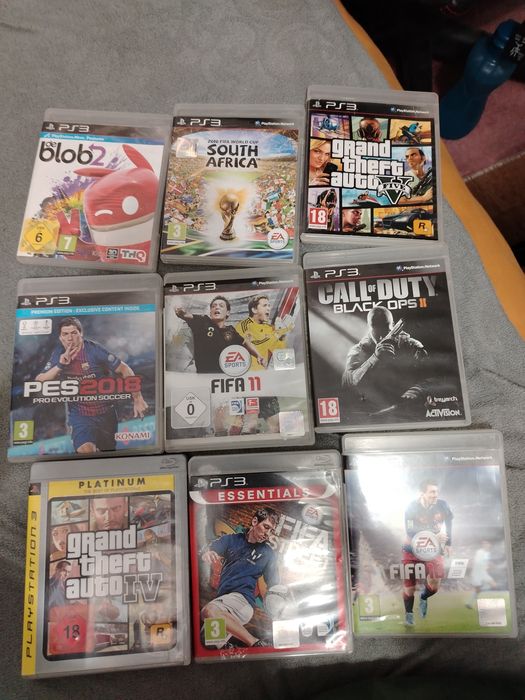 Продавам ps3 и 2 джойстика +8 игри във добро състояние