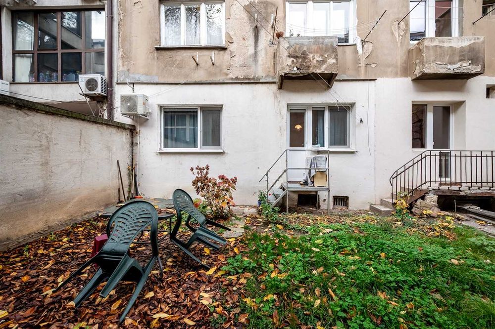 Дава се под наем Тристаен апартамент в София, Център - 98 кв.м за 188700 € - Снимка #10