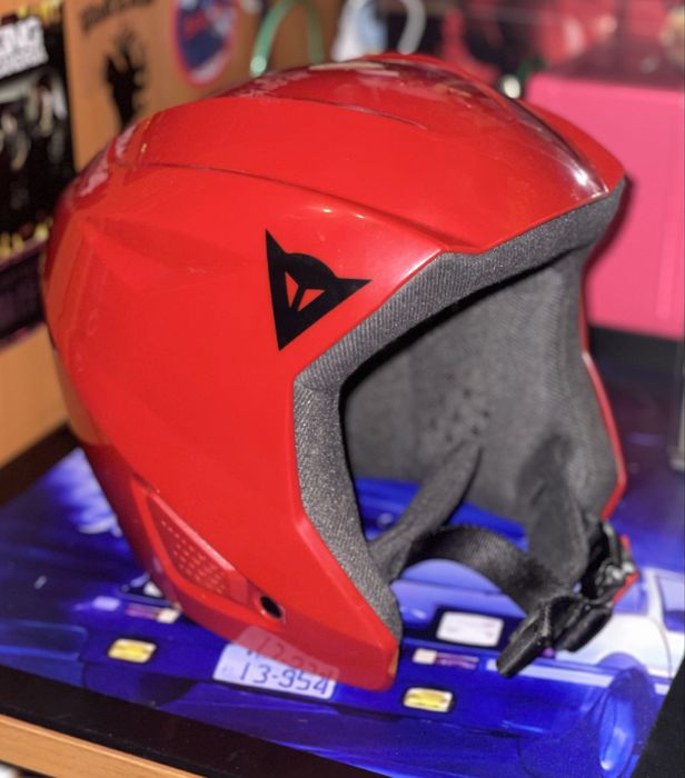 Детска ски каска със ски очила