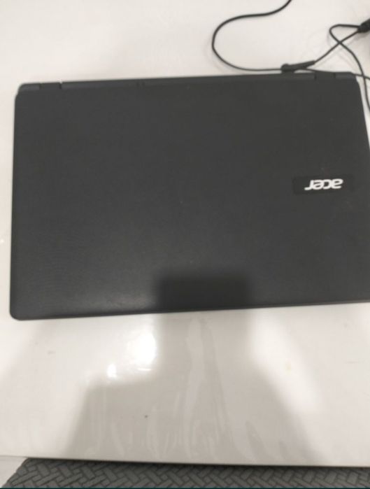Продам б/у ноутбук acer разбитый дисплей
