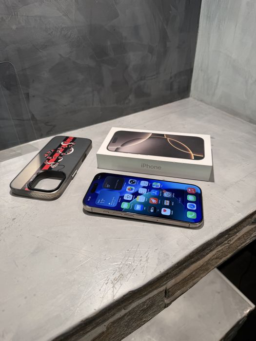 КАТО НОВ Iphone 16 Pro Natural + подаръци
