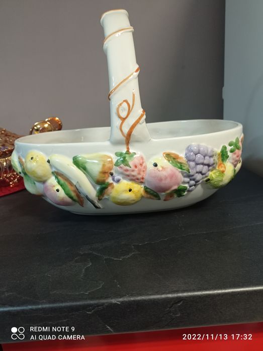 Порцеланова кошница