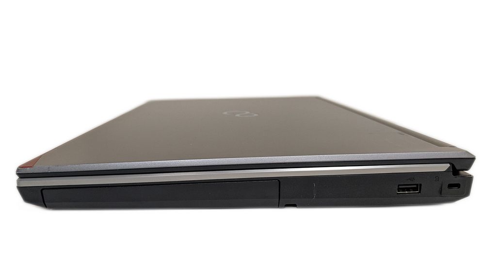 Fujitsu Celsius H760 15.6" 1920x1080 i7-6820HQ 16GB 512GB SSD M2200M