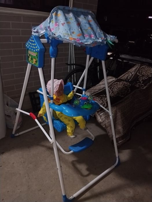 Продам качели для ребенка