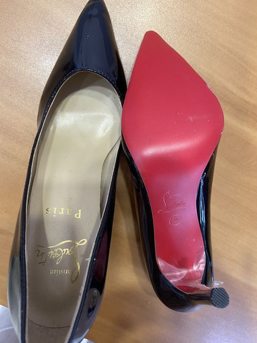 дамски обувки на Christian Louboutin