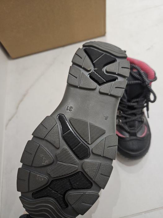 Нови детски непромокаеми зимни ботуши