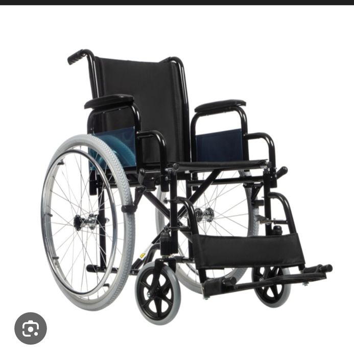 Продам прогулочную коляску Новая!!