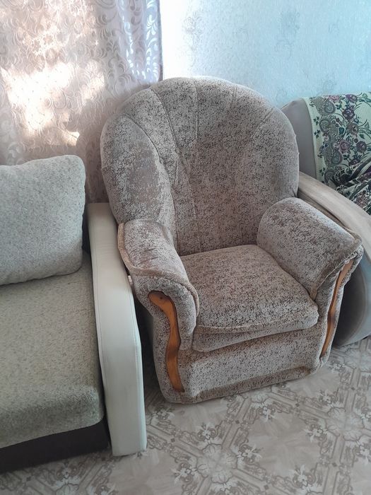 Продам диван и кресло