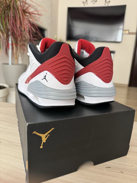 Оригинални Nike Jordan Max Aura 5