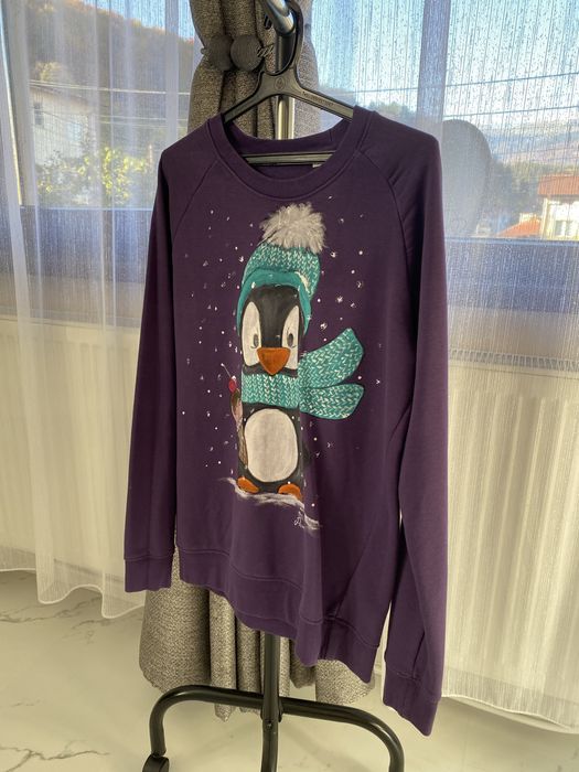 Дамски пуловер ръчно рисуван