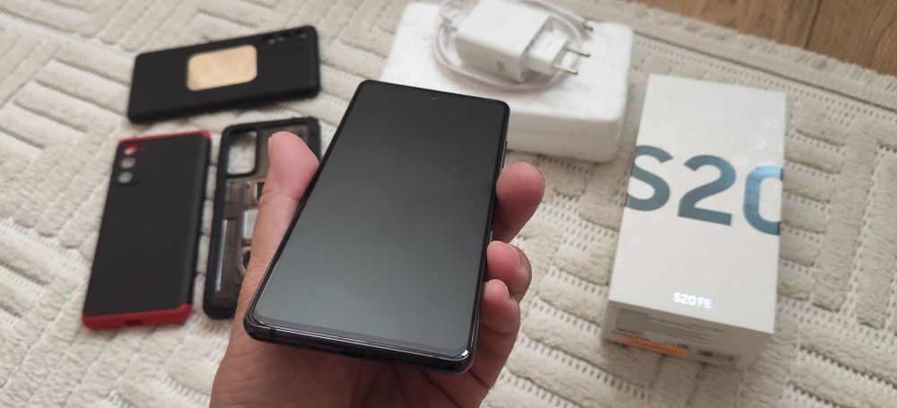 Продам Samsung S20fe