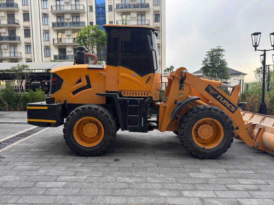 HR935C погрузчик