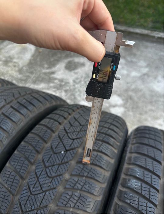 Jante BMW cu anvelope iarna 225/50 R17