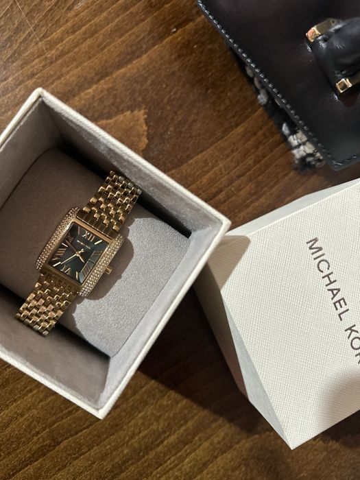 Часовник Michael Kors нов