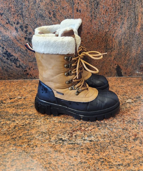Cizme Tommy Hilfiger impermeabile si imblanite, folosite 1 sezon