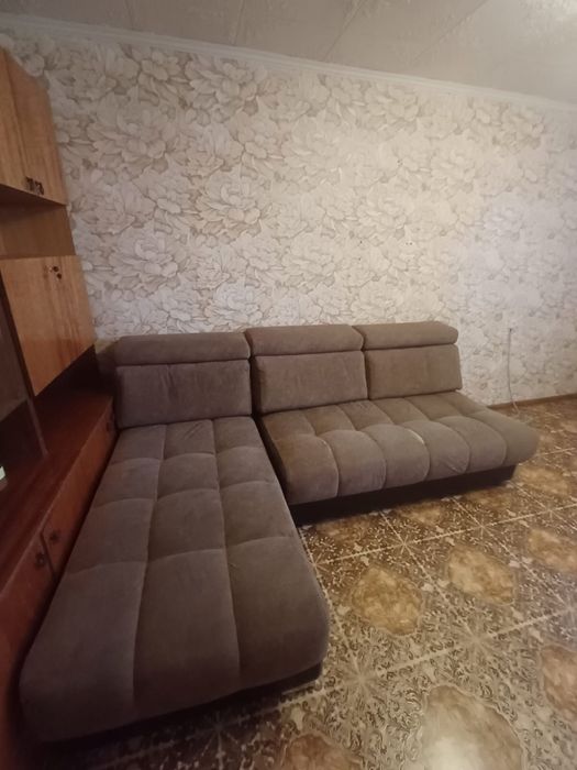 Диван мягкий для гостинной комнаты