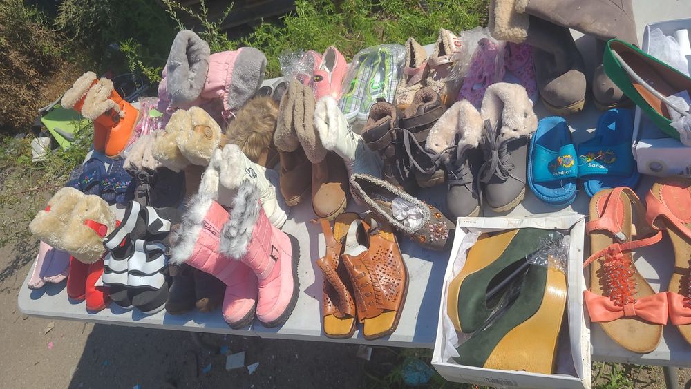 Pantofi la lot preț 220lei toti