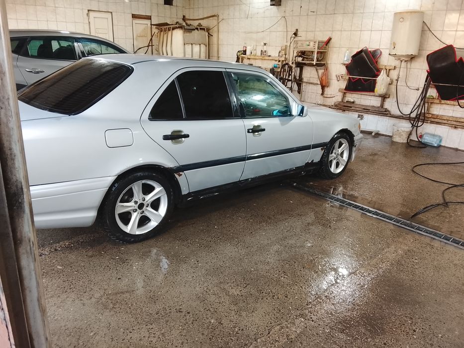 Продаётся машина на ходу