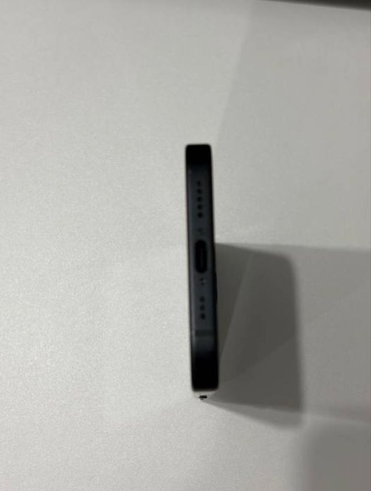 Iphone 15 в идеальном состоянии.