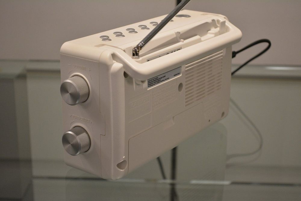 Radio digital portabil Panasonic RF-D10 cu receptie DAB +