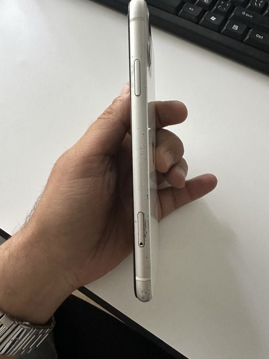 Iphone 11 128 gb oq rang feys iwlamidi oynasi singan ekrani original