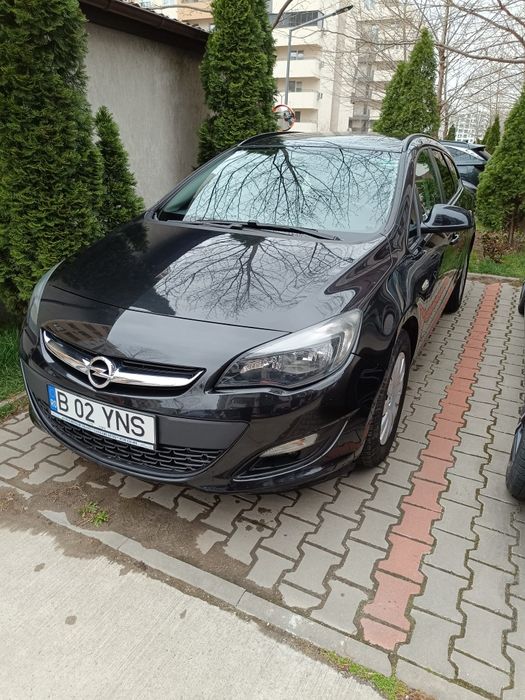 Vând Opel Astra J