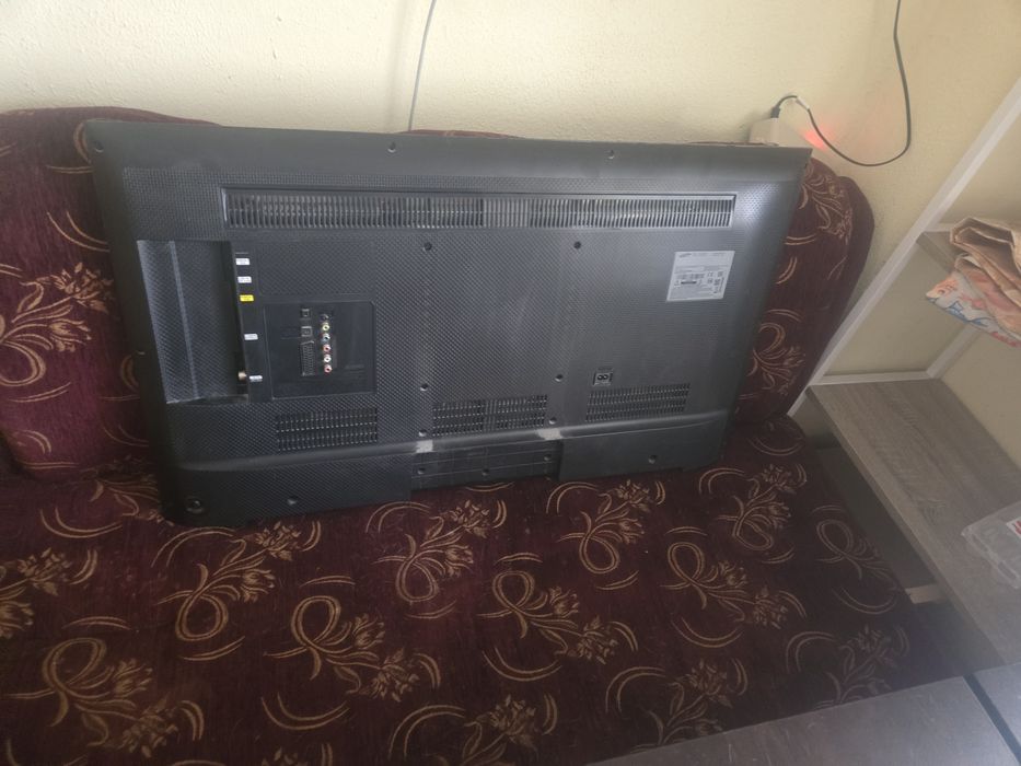 Продавам телевизор Самсунг 40'