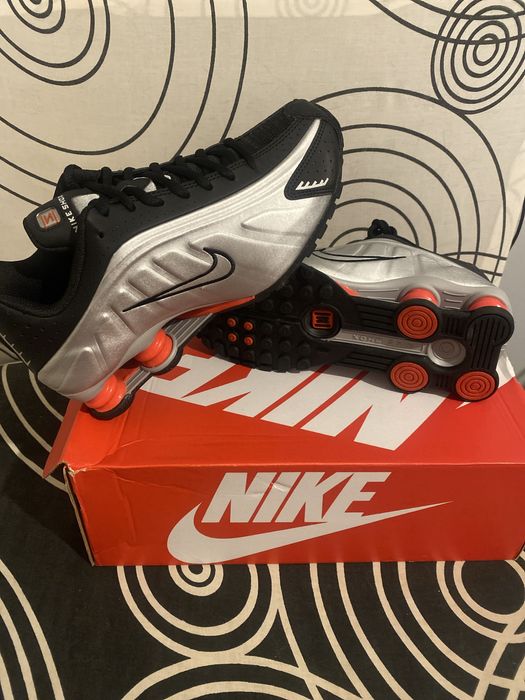 Nike Shox R4 Metalic Silver размер 38,5