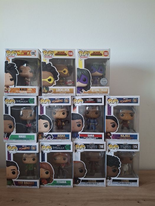 Vand lot cu 11 figurine Funko Pop