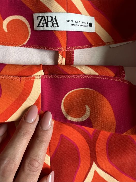 Красиви панталони на Zara