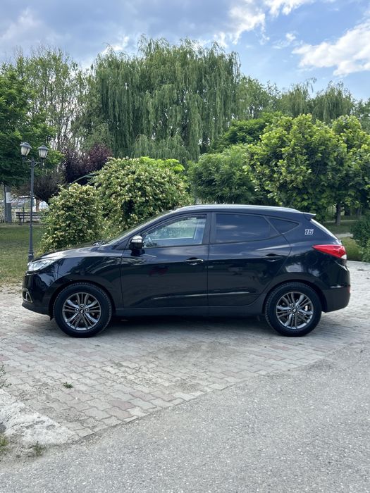 Hyundai ix35 4x4 2011 184cp Exclusive Panoramic/Automat/Navigație/Carte service