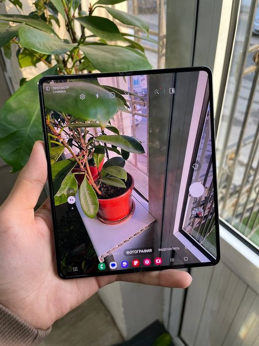 Samsung galaxy z fold 5 5G 12/256gb holati ideal