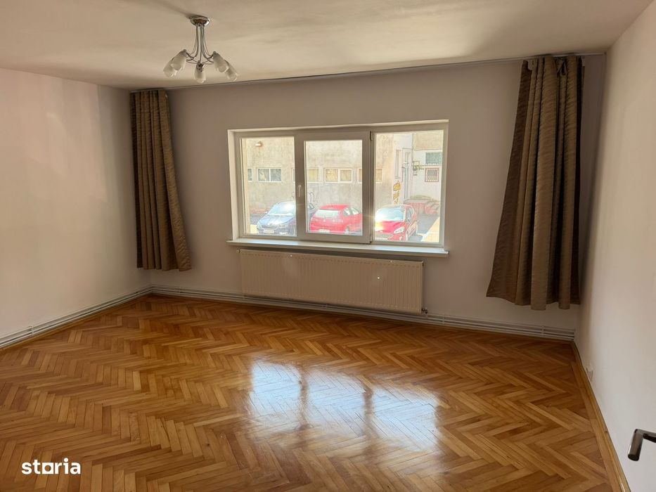 Apartament 3 camere, Judetean, 65 mp