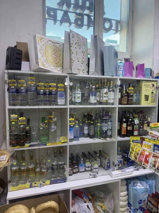 Продам стеллаж для магазина полка