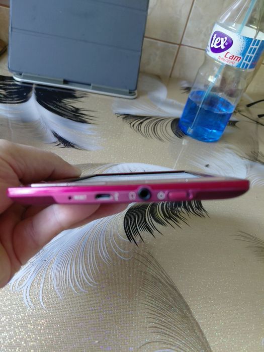 Vind e reader Sony prs t1 cu peste 2300 de cărți în limba română