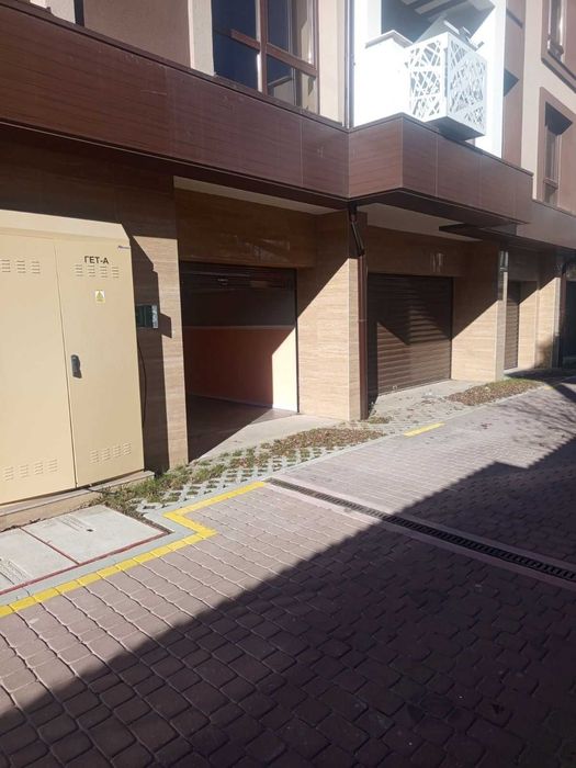 Гараж-партер, Люлин 9