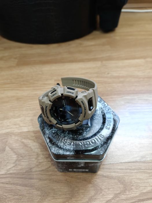 Часовник G Shock