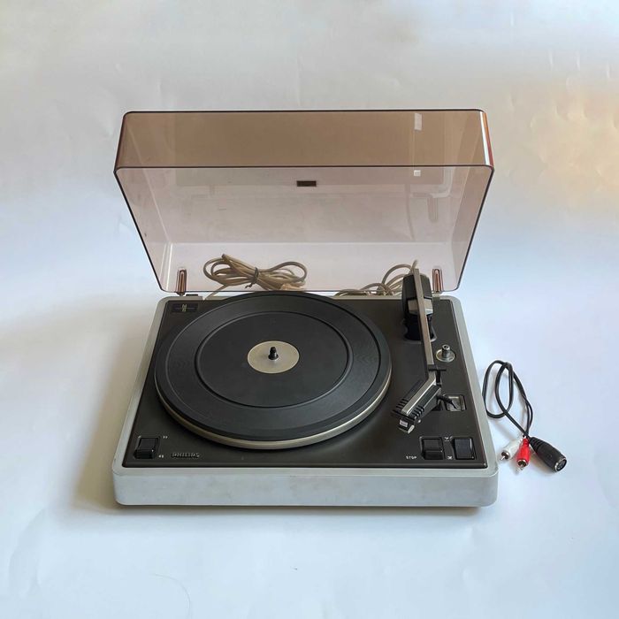 Грамофон Philips 22GA227/05 Made in Holland с оригинална доза Philips 400