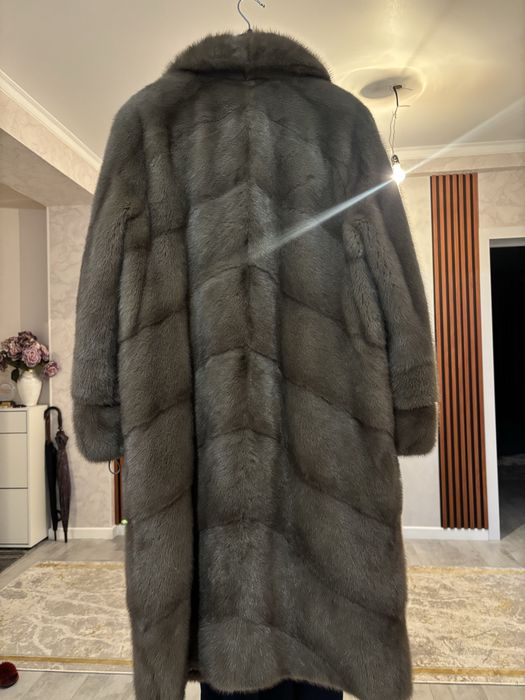 Продаю норковую шубу