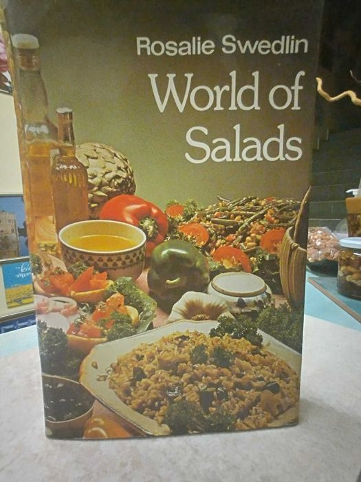 Готварска книга за салати на английски език