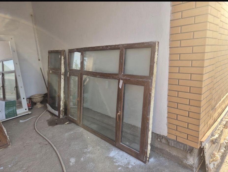 Пластик терезелер подоколниктар