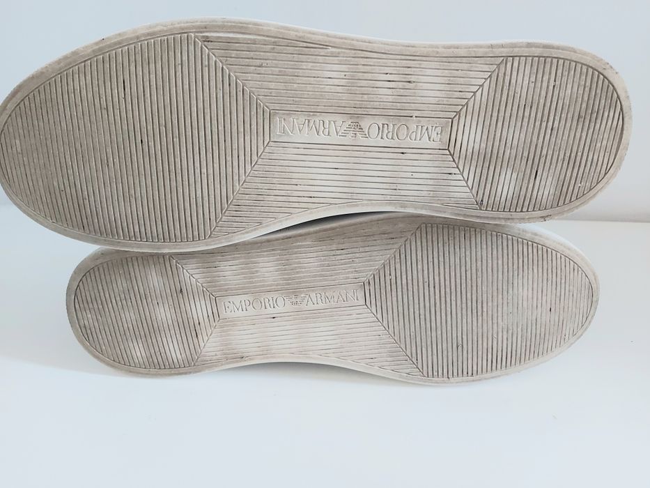 Emporio Armani ,46 номер стелка 30см, кожени , летни.