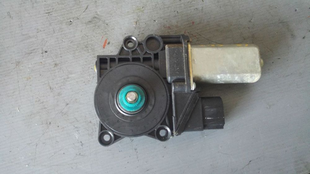 motoras macara usa stanga spate bmw e90 71002603