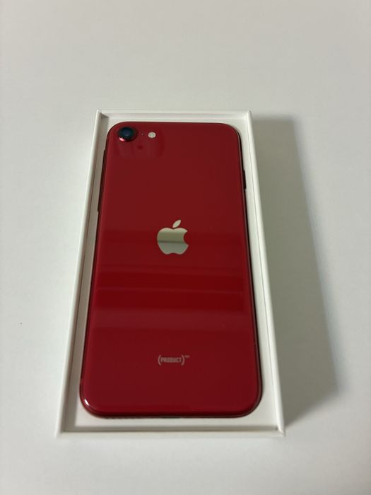 Лот 4 бр. iPhone - 2 x iPhone SE 2, iPhone 7, iPhone 5