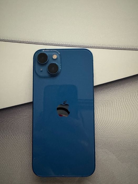 Iphone 13 BLUE / като нов / 90% батерия