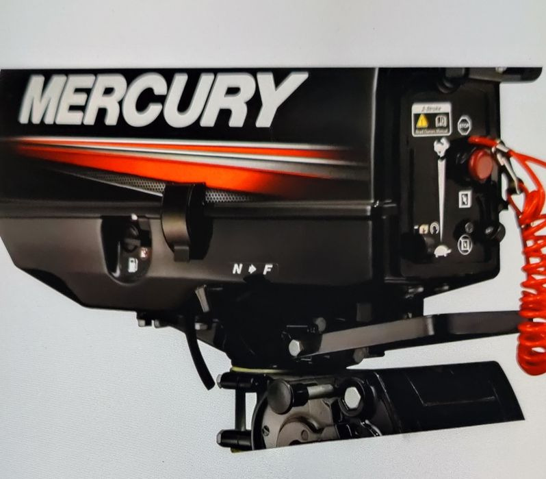 Лодочный мотор Mercury.